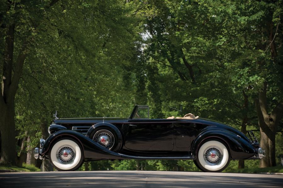  Packard Twelve 2/4-Passenger Coupe Roadster 1936 года  (фото 9 из 17)